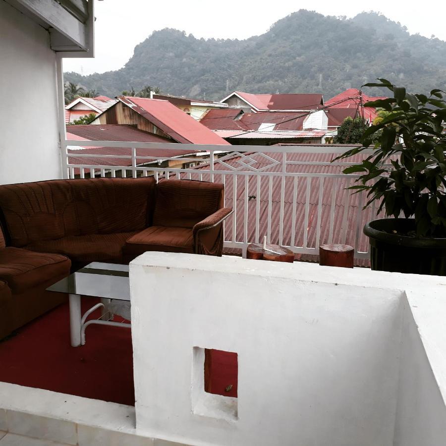 Bumimi Homestay Painan Exterior photo