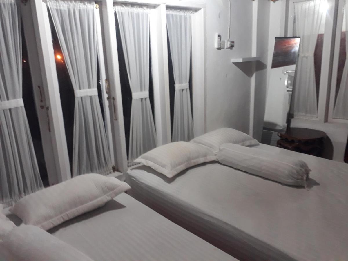 Bumimi Homestay Painan Exterior photo