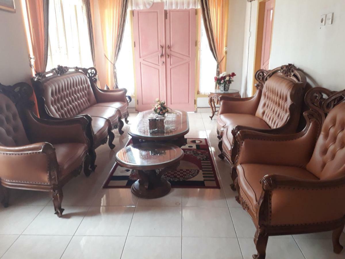Bumimi Homestay Painan Exterior photo